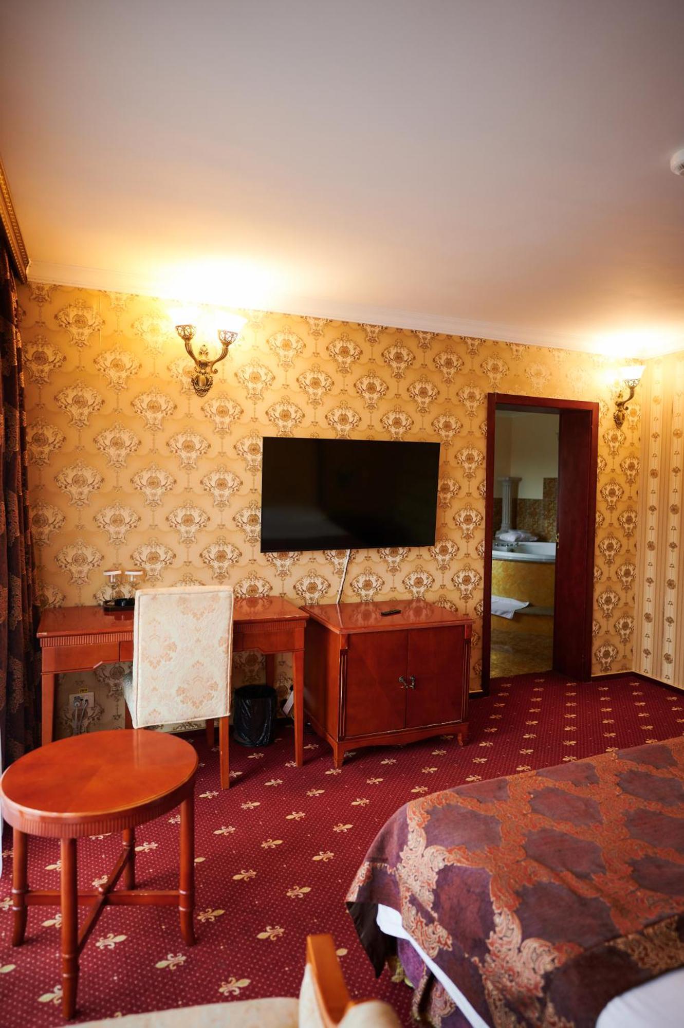 Hotel La Castel Iasi Exterior foto