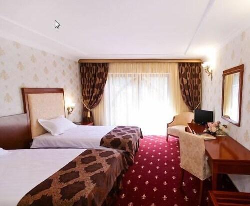 Hotel La Castel Iasi Exterior foto
