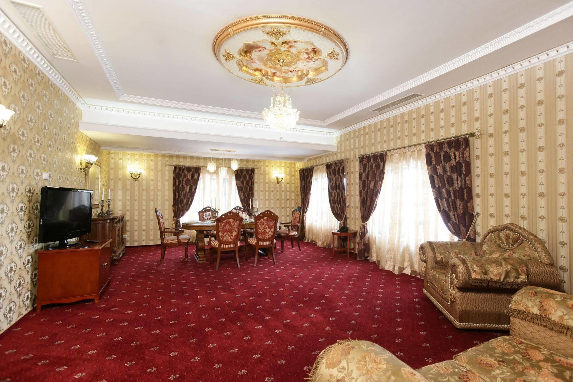 Hotel La Castel Iasi Exterior foto
