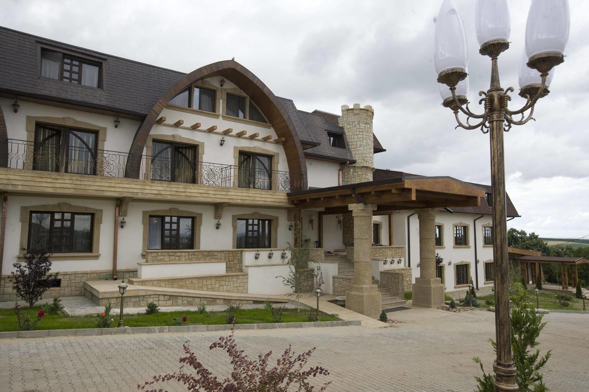Hotel La Castel Iasi Exterior foto